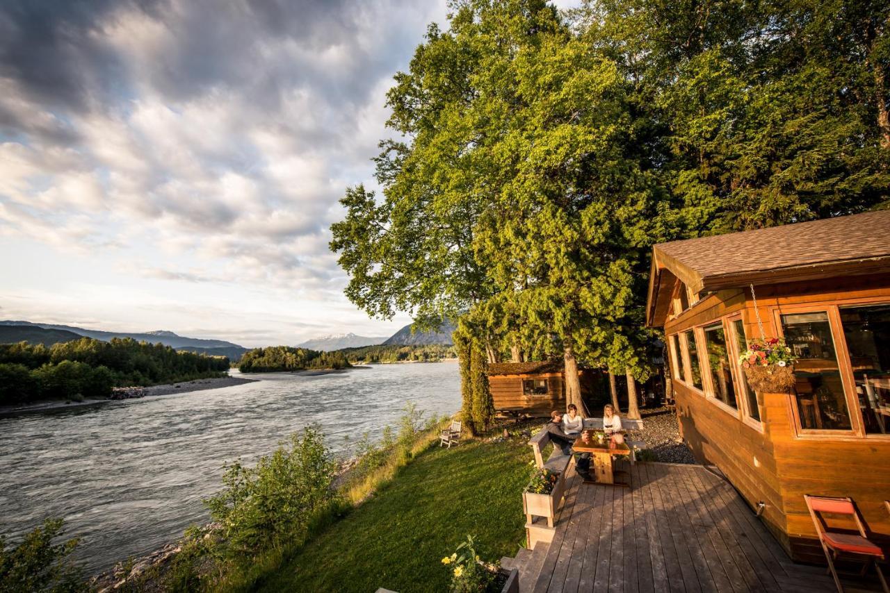 Skeena River House Bed & Breakfast Terrace Exterior foto