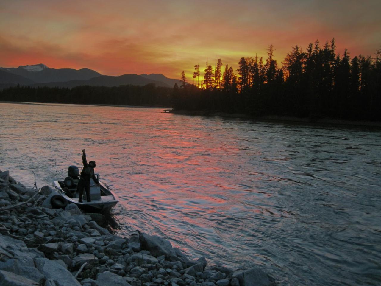 Skeena River House Bed & Breakfast Terrace Exterior foto