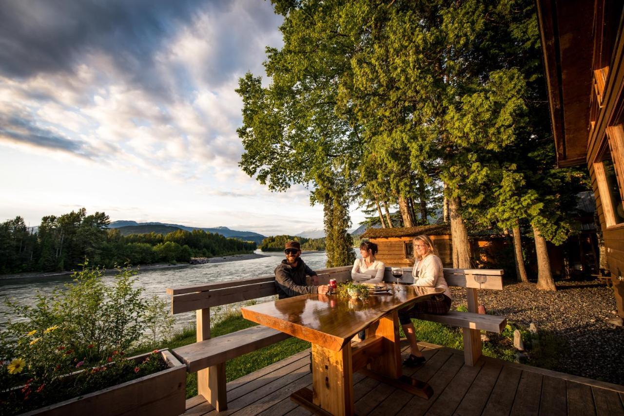 Skeena River House Bed & Breakfast Terrace Exterior foto